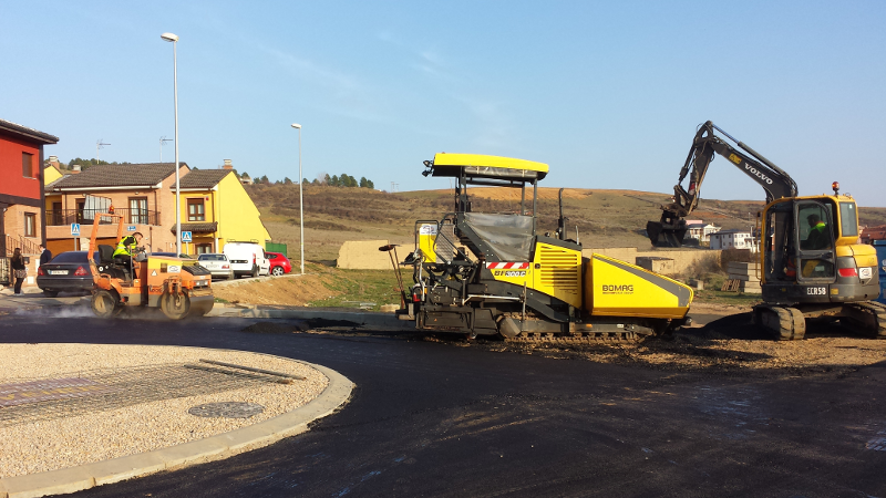 Urbanización de rotonda en Carbajal de la Legua León